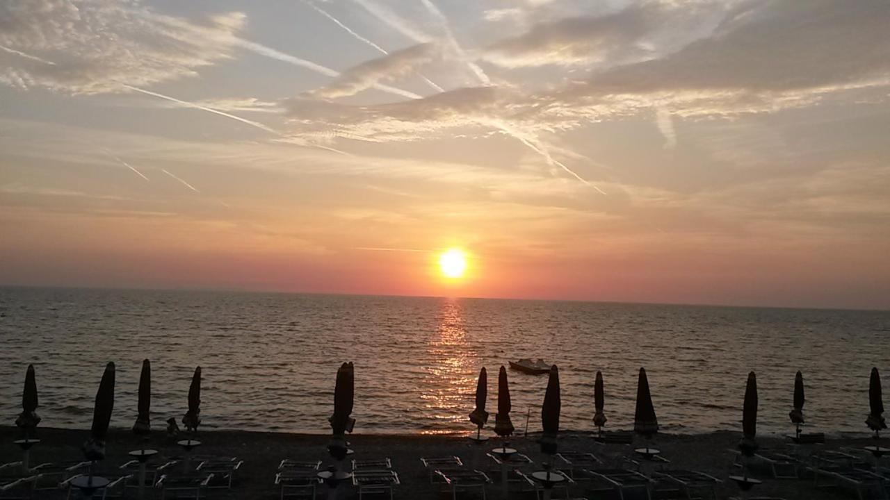 Apartament Miledy Monolocale Direttamente Sul Mare Marina di Castagneto Carducci Zewnętrze zdjęcie